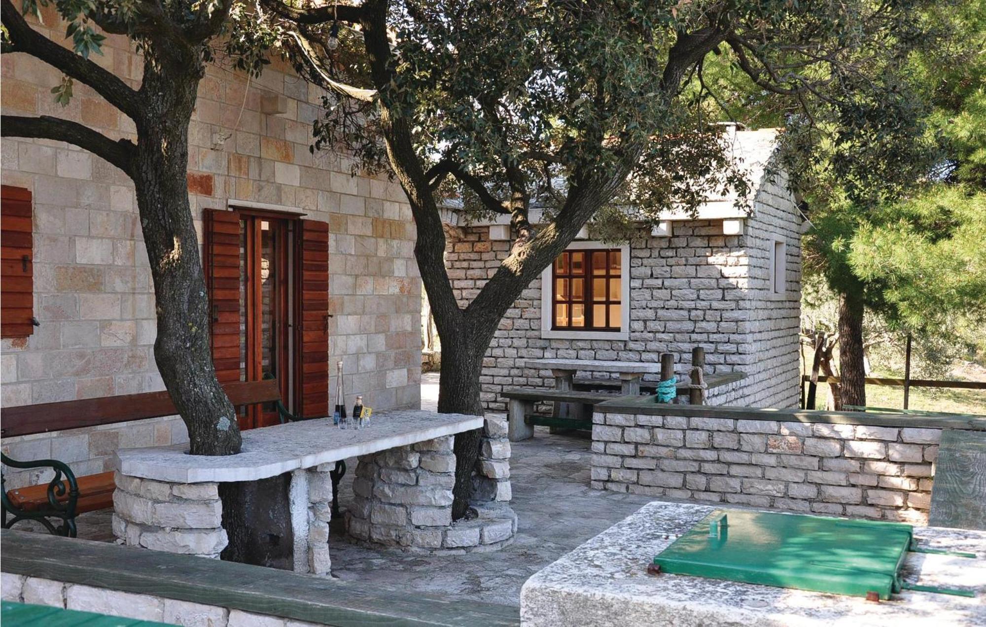 Pet Friendly Home In Postira With Kitchen Εξωτερικό φωτογραφία